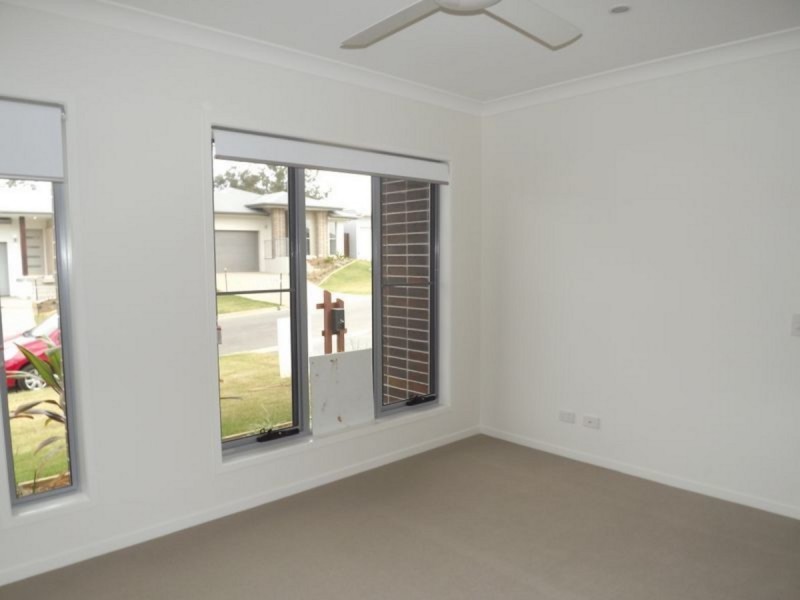 12 Hoop Pine Circuit, Coomera QLD 4209