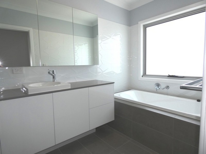 61 Wimmera Crescent, Upper Coomera QLD 4209