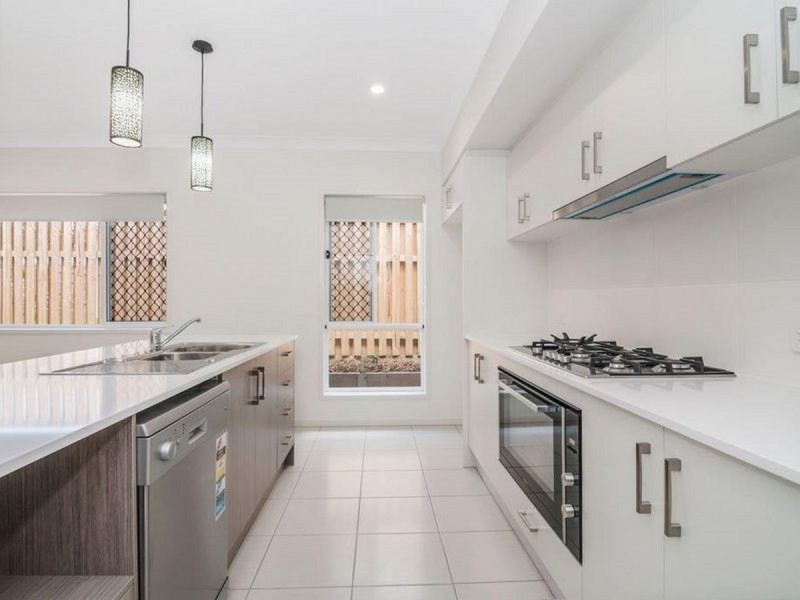 12 Cudmore Street, Pimpama QLD 4209