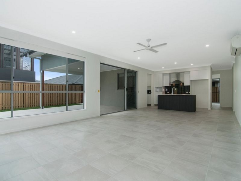 2 Laurel Drive, Helensvale QLD 4212