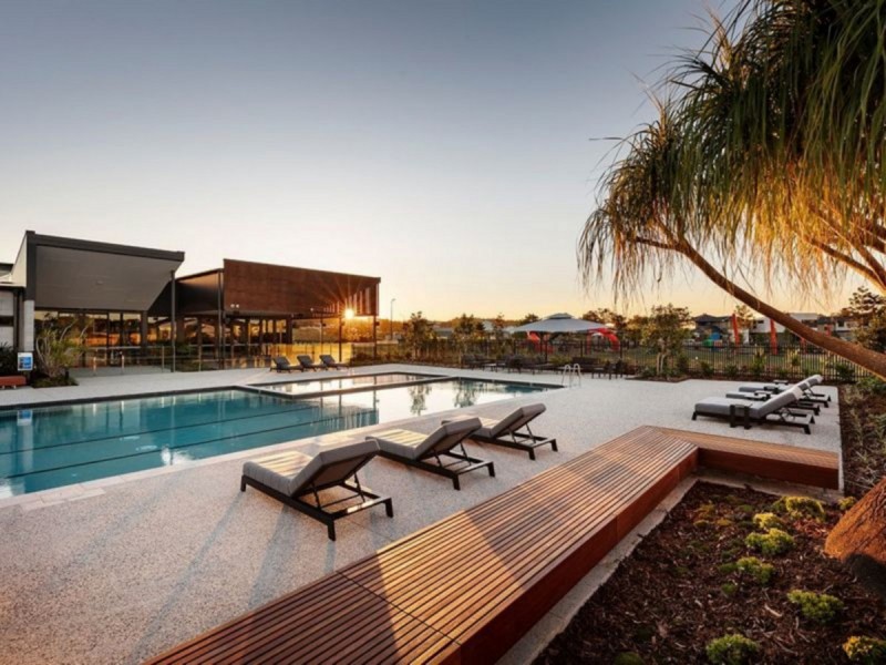 2 Laurel Drive, Helensvale QLD 4212