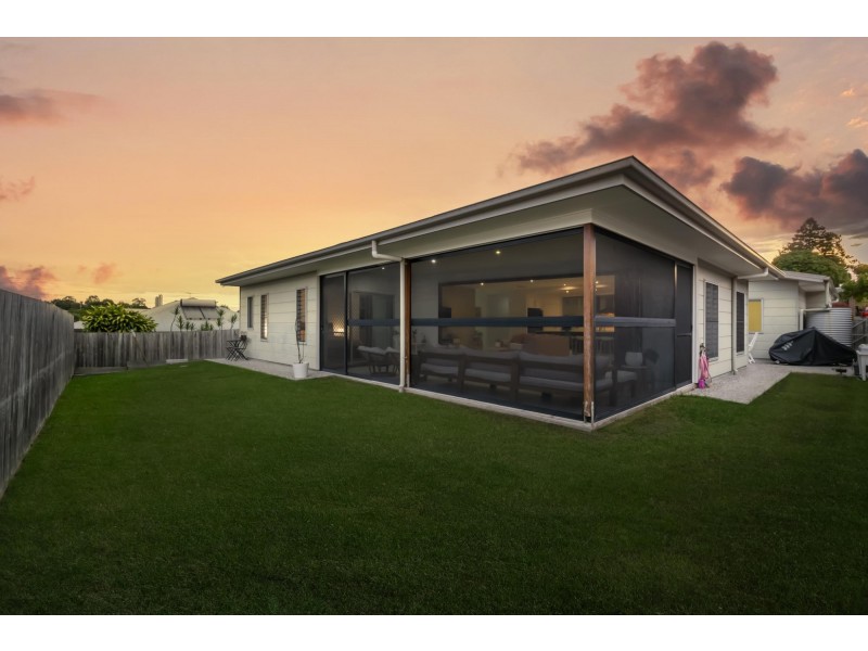 18 Dalray Drive, Raceview QLD 4305