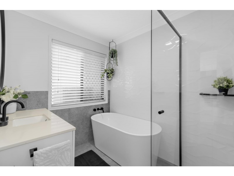 12 Albert Valley Drive, Bahrs Scrub QLD 4207