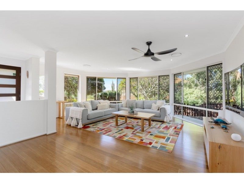 45 Palmerston Drive, Oxenford QLD 4210