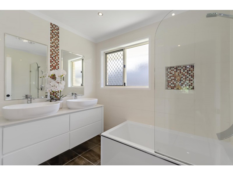 45 Palmerston Drive, Oxenford QLD 4210