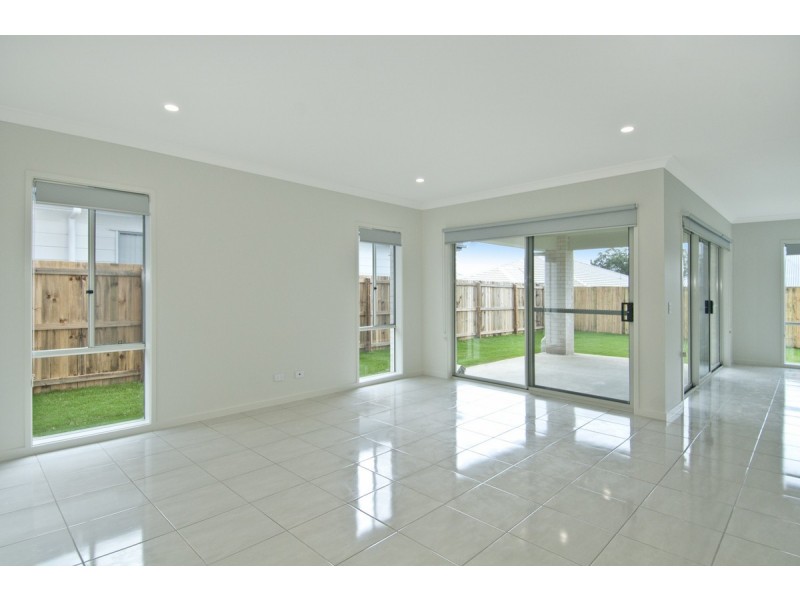 37 Fountain Street, Pimpama QLD 4209