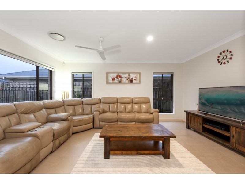 2 Alpine Lane, Pimpama QLD 4209