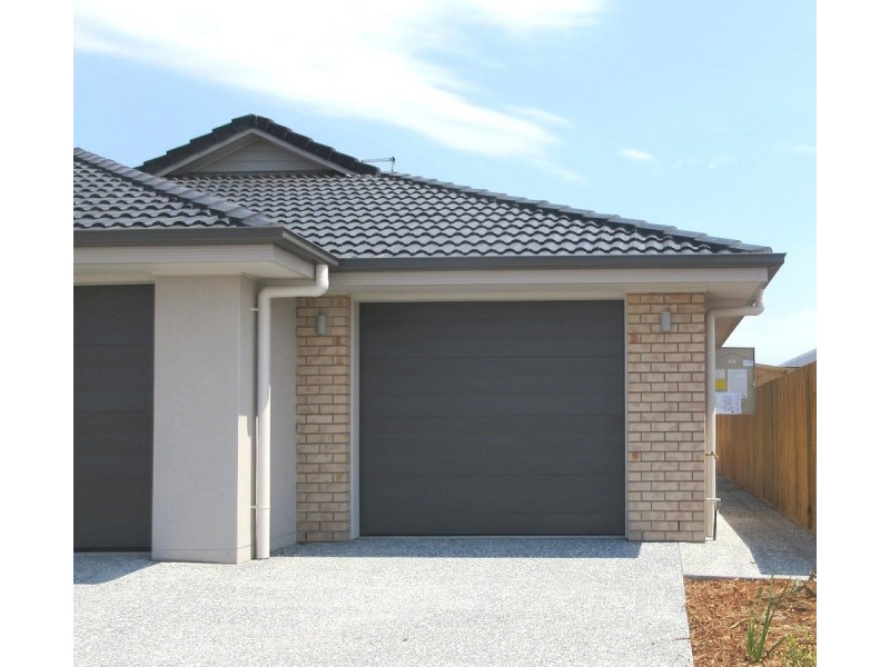 2/16 Hazel Street, Pimpama QLD 4209