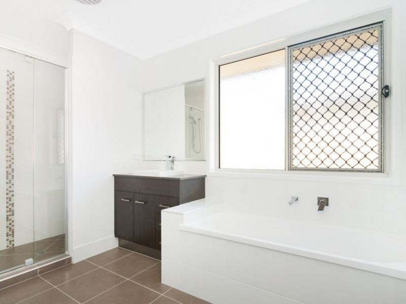 36 Longstaff Crescent, Pimpama QLD 4209