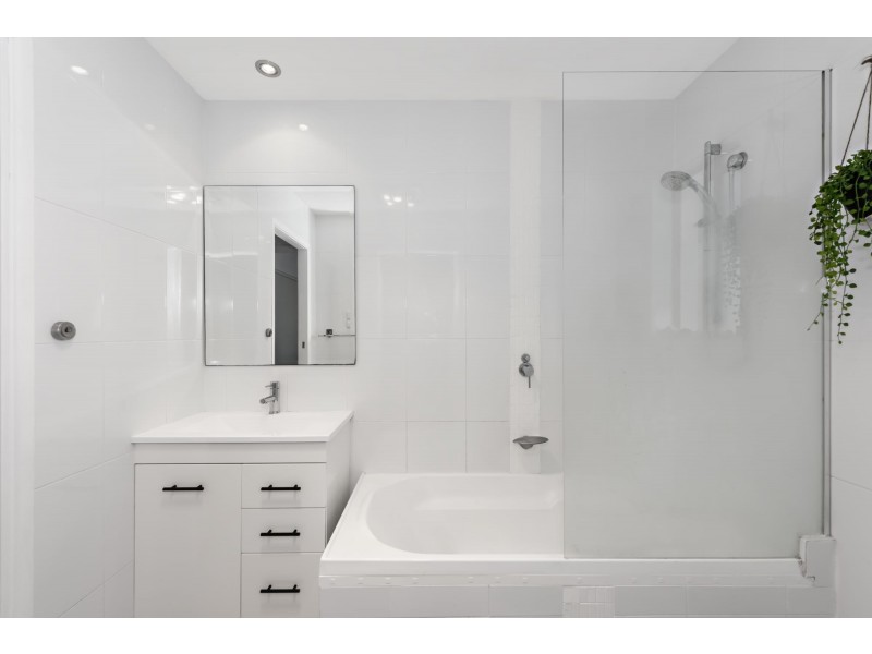 141 Discovery Drive, Helensvale QLD 4212