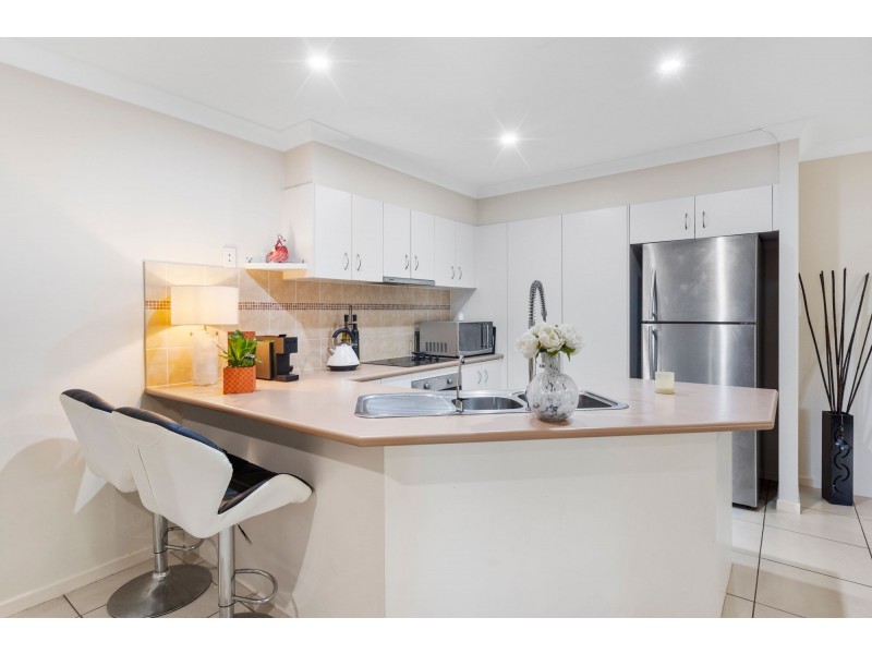 2/27 Heather Drive, Upper Coomera QLD 4209