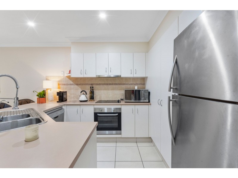 2/27 Heather Drive, Upper Coomera QLD 4209