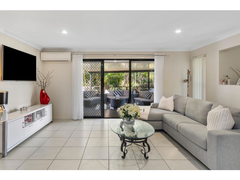 2/27 Heather Drive, Upper Coomera QLD 4209