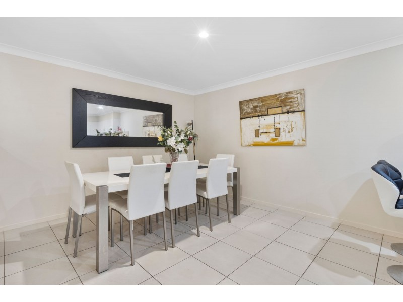 2/27 Heather Drive, Upper Coomera QLD 4209