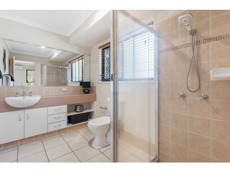 2/27 Heather Drive, Upper Coomera QLD 4209