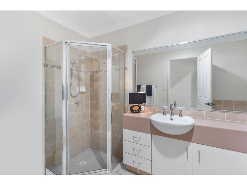 2/27 Heather Drive, Upper Coomera QLD 4209