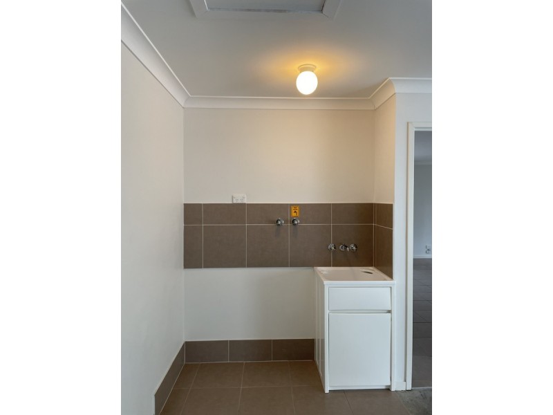 2/2 Barcoo Street, Pacific Pines QLD 4211