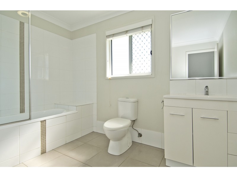 1/7 Copper Parade, Pimpama QLD 4209