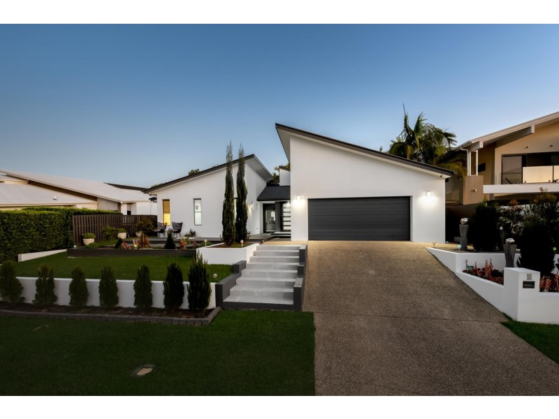 27 Buccaneer Way, Coomera Waters QLD 4209