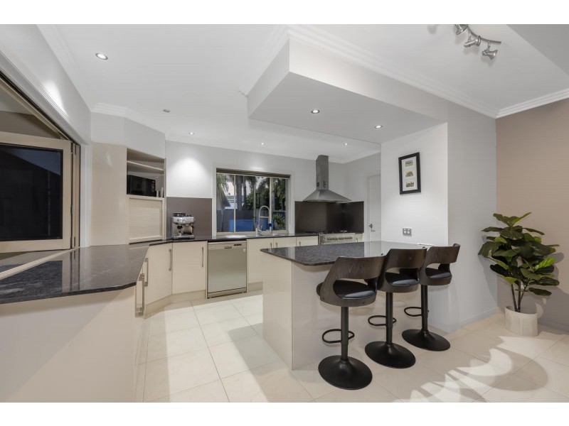27 Buccaneer Way, Coomera Waters QLD 4209