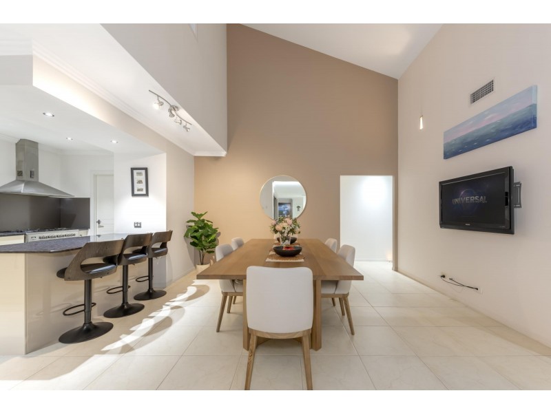 27 Buccaneer Way, Coomera Waters QLD 4209