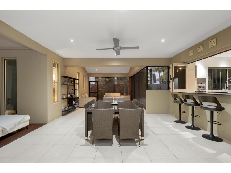 27 Buccaneer Way, Coomera Waters QLD 4209