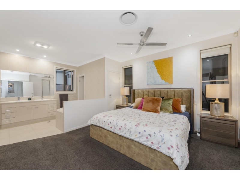 27 Buccaneer Way, Coomera Waters QLD 4209
