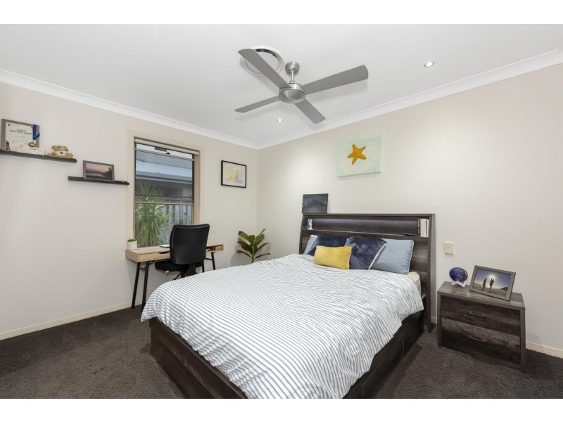 27 Buccaneer Way, Coomera Waters QLD 4209
