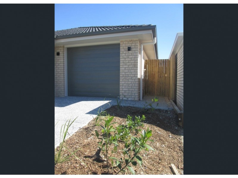2/22 Hazel Street, Pimpama QLD 4209