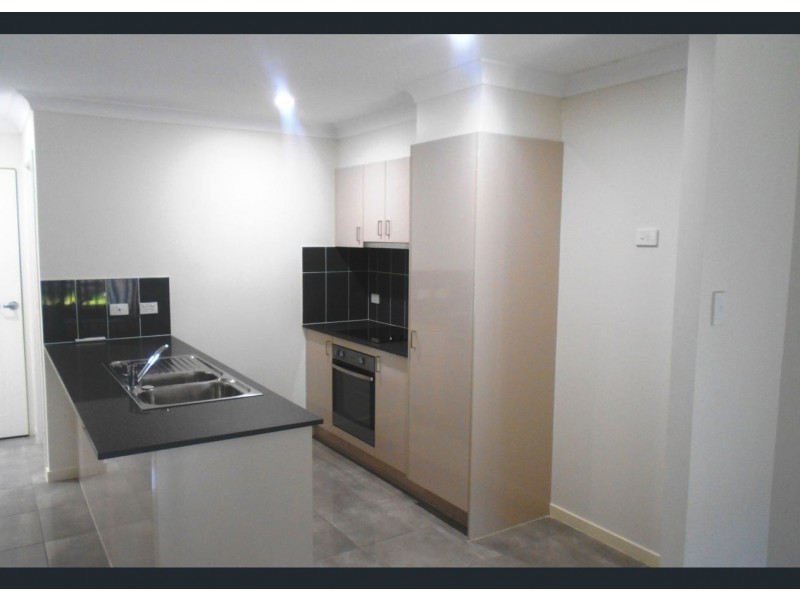 2/22 Hazel Street, Pimpama QLD 4209