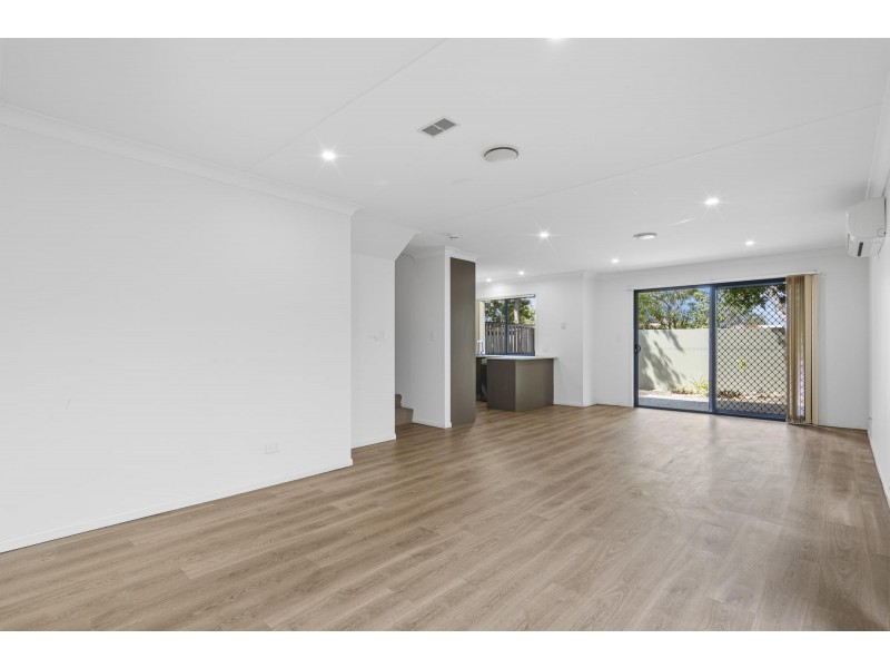 7/2 Jefferson Court, Upper Coomera QLD 4209