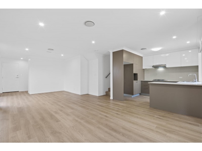 7/2 Jefferson Court, Upper Coomera QLD 4209