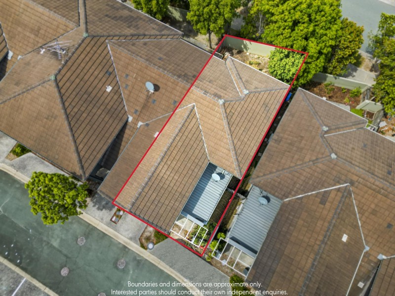 7/2 Jefferson Court, Upper Coomera QLD 4209