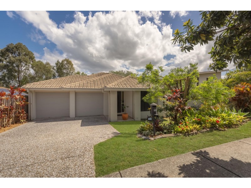 17 Gerard Street, Pacific Pines QLD 4211