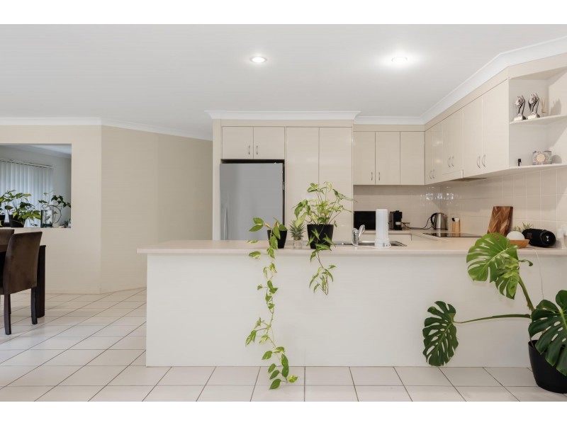 17 Gerard Street, Pacific Pines QLD 4211