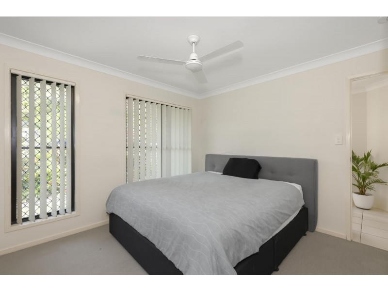 17 Gerard Street, Pacific Pines QLD 4211