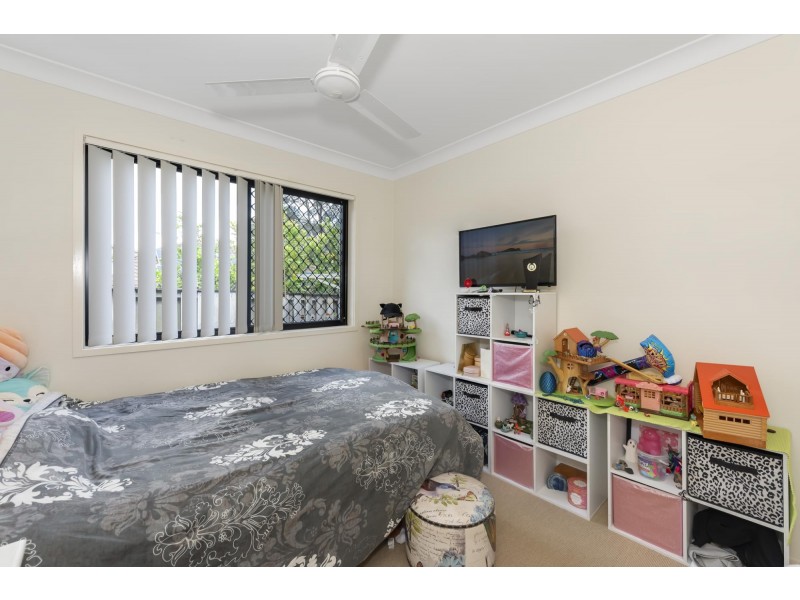 17 Gerard Street, Pacific Pines QLD 4211