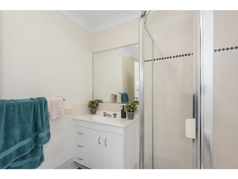 17 Gerard Street, Pacific Pines QLD 4211