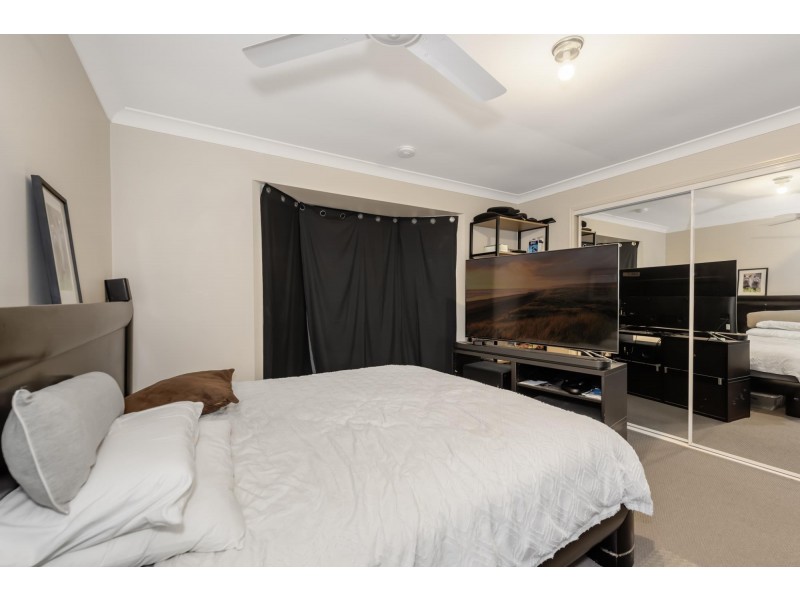 227 Universal Street, Oxenford QLD 4210