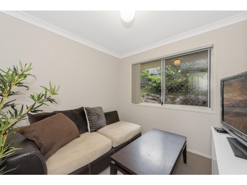 227 Universal Street, Oxenford QLD 4210