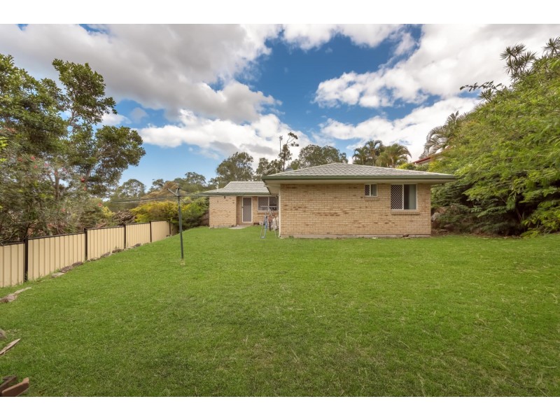 227 Universal Street, Oxenford QLD 4210