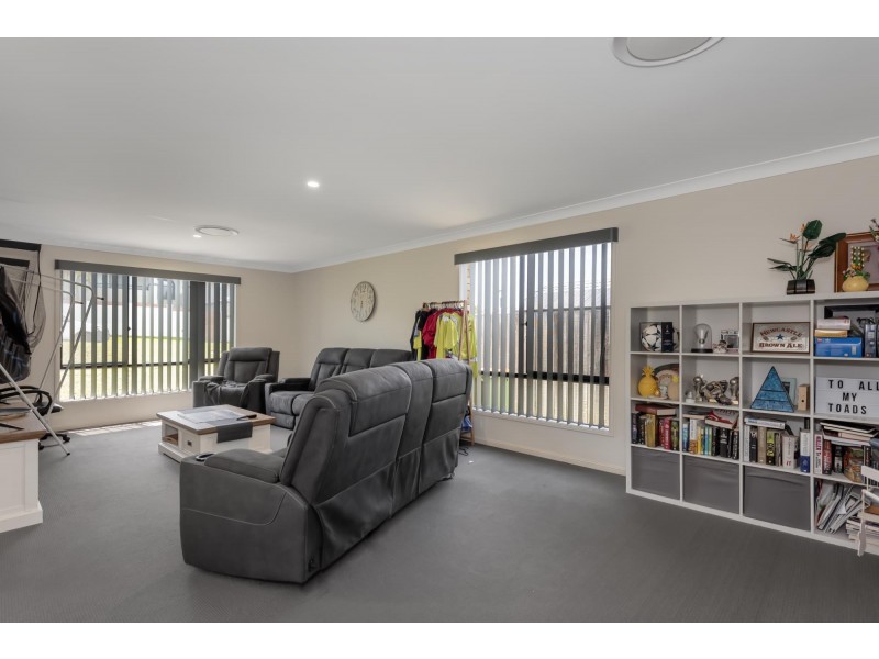 28 Rix Drive, Upper Coomera QLD 4209