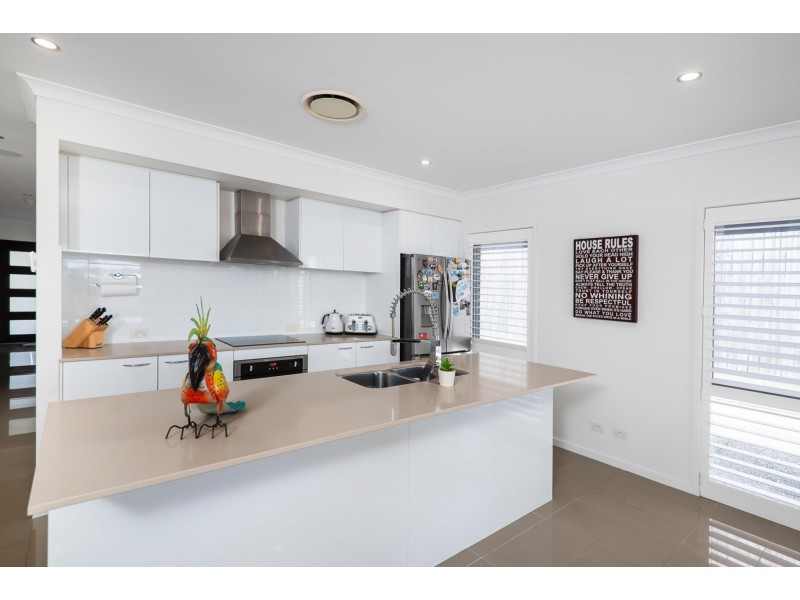 27 Summerhill Crescent, Ormeau Hills QLD 4208