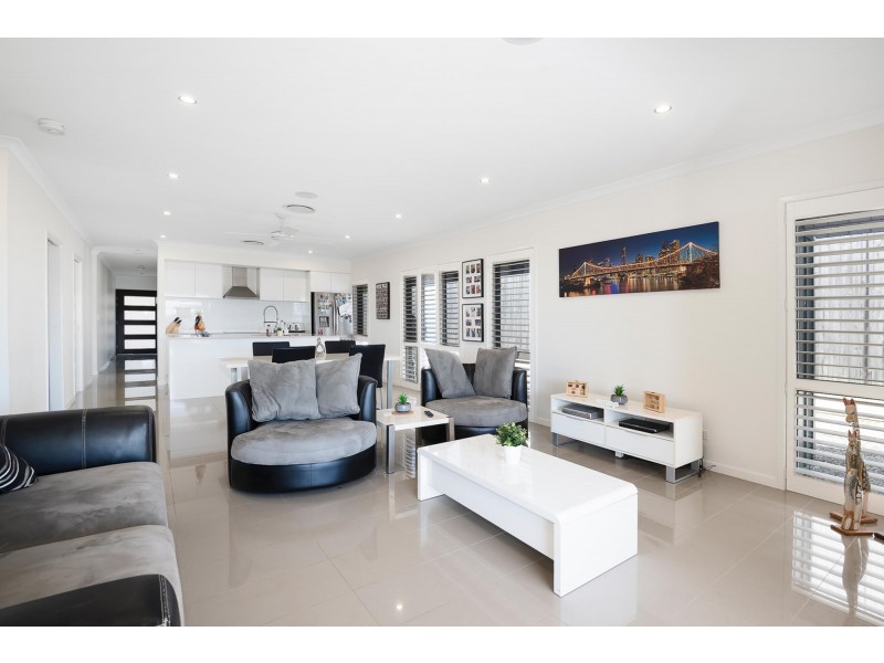 27 Summerhill Crescent, Ormeau Hills QLD 4208