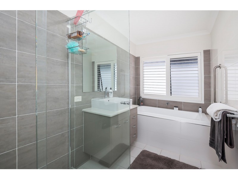 27 Summerhill Crescent, Ormeau Hills QLD 4208