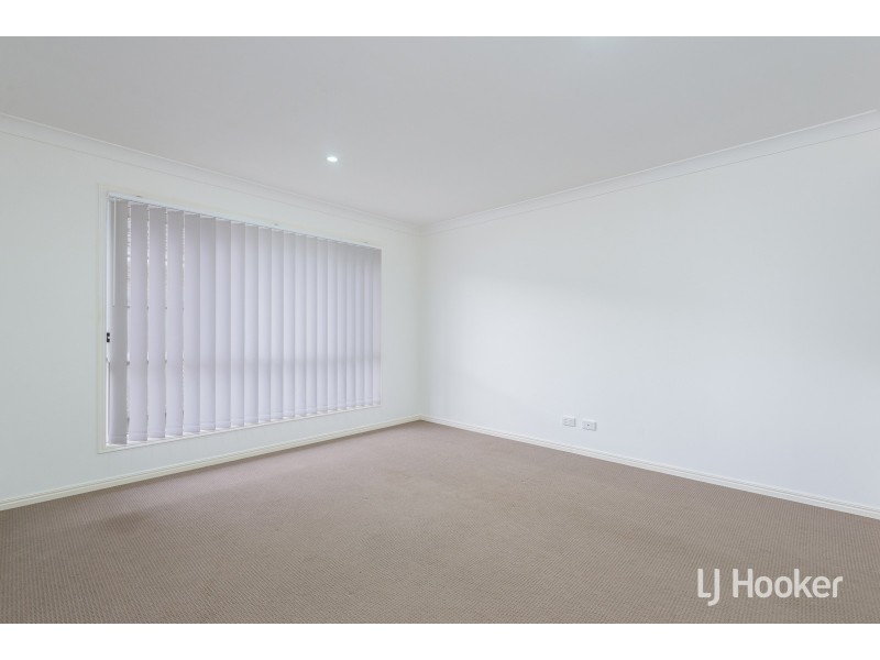 10 John Crescent, Pimpama QLD 4209