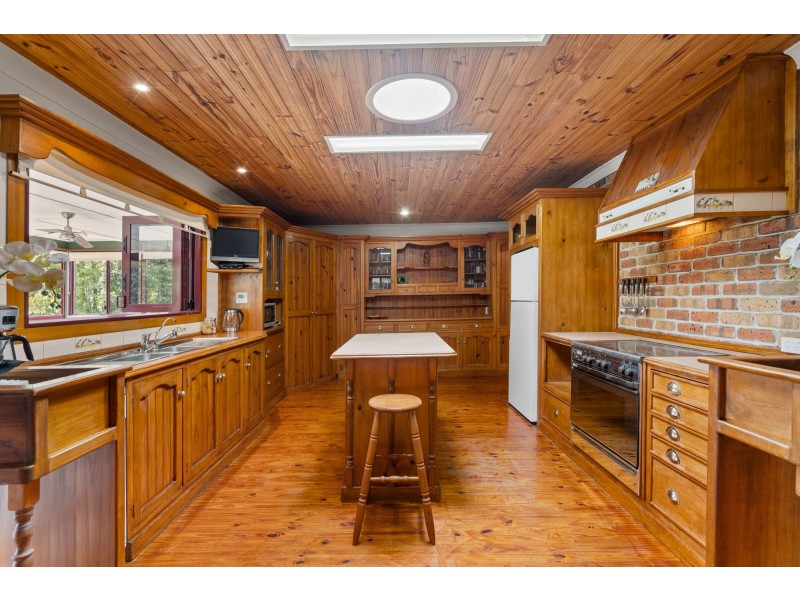 7 High Ridge Road, Gaven QLD 4211