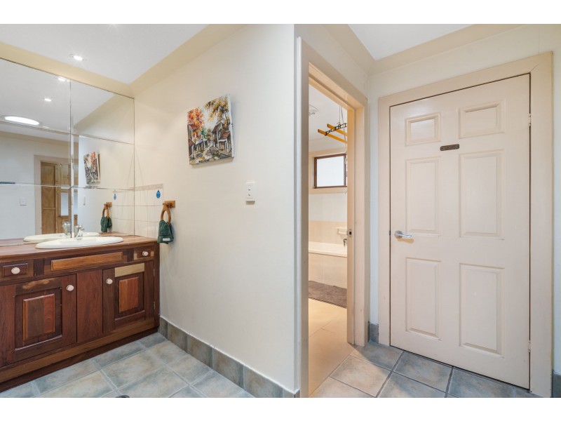 7 High Ridge Road, Gaven QLD 4211