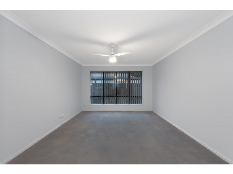 8 Glasswing Drive, Upper Coomera QLD 4209