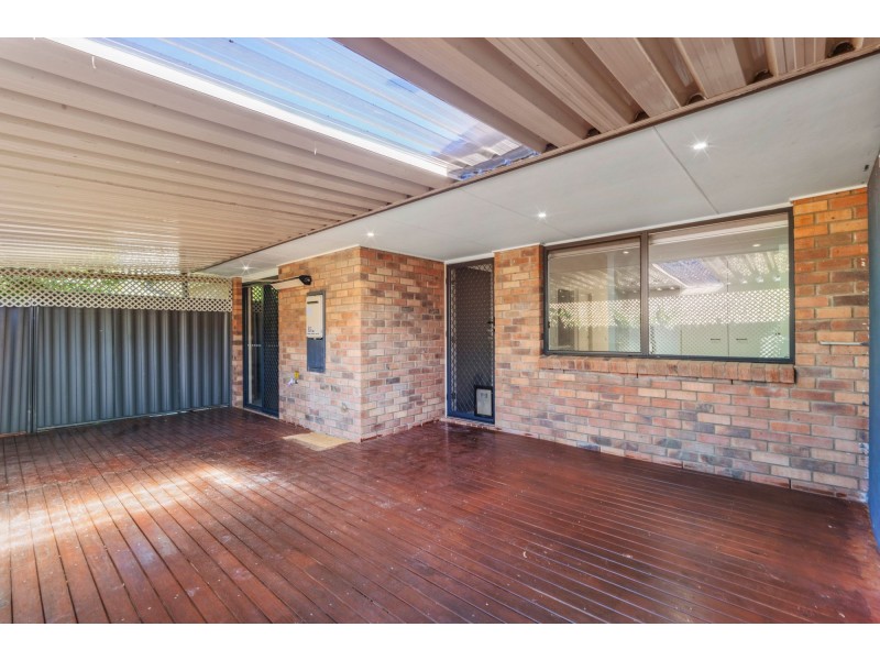 2/2 Armani Avenue, Pimpama QLD 4209